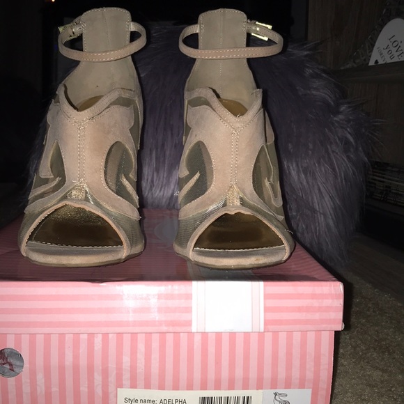 cute heels🍂 FINAL SALE🥁LAST CALL - Picture 2 of 7